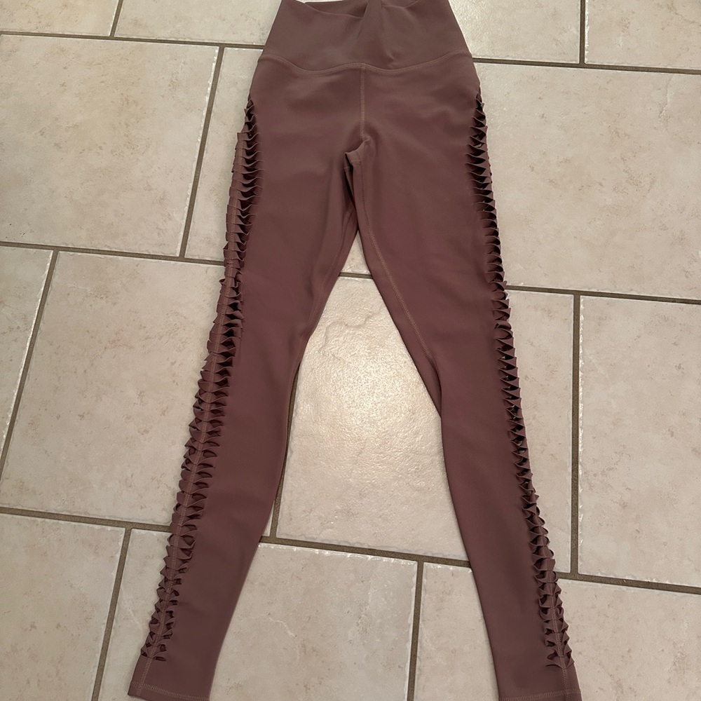 ALO Yoga Mauve Leggings with Side Detailing
